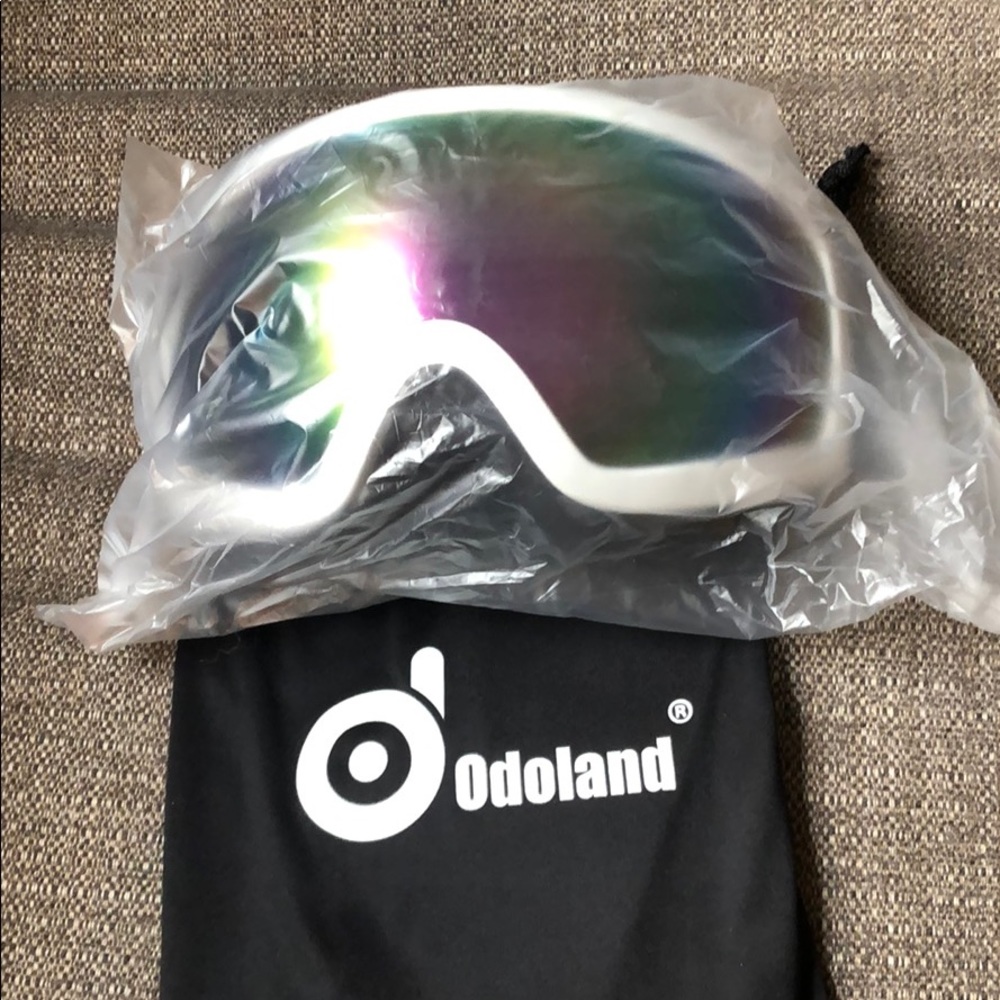 Ski goggles - sunny day